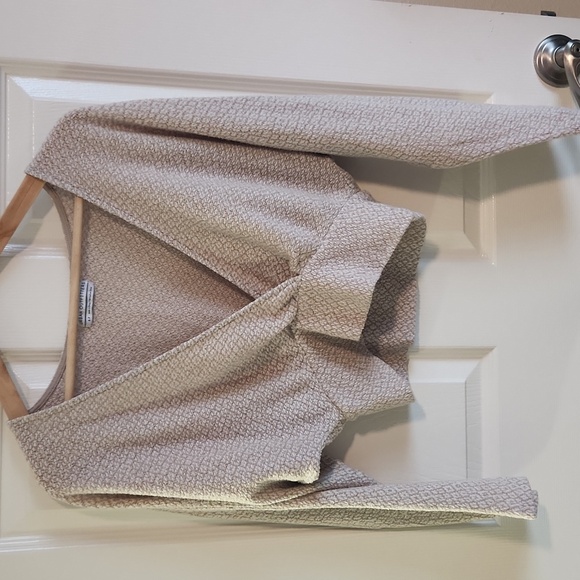 Urban Outfitters Cream Knit Crop Top Small - Picture 1 of 6